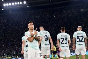 Lautaro Martínez anotó doblete ante la Fiorentina