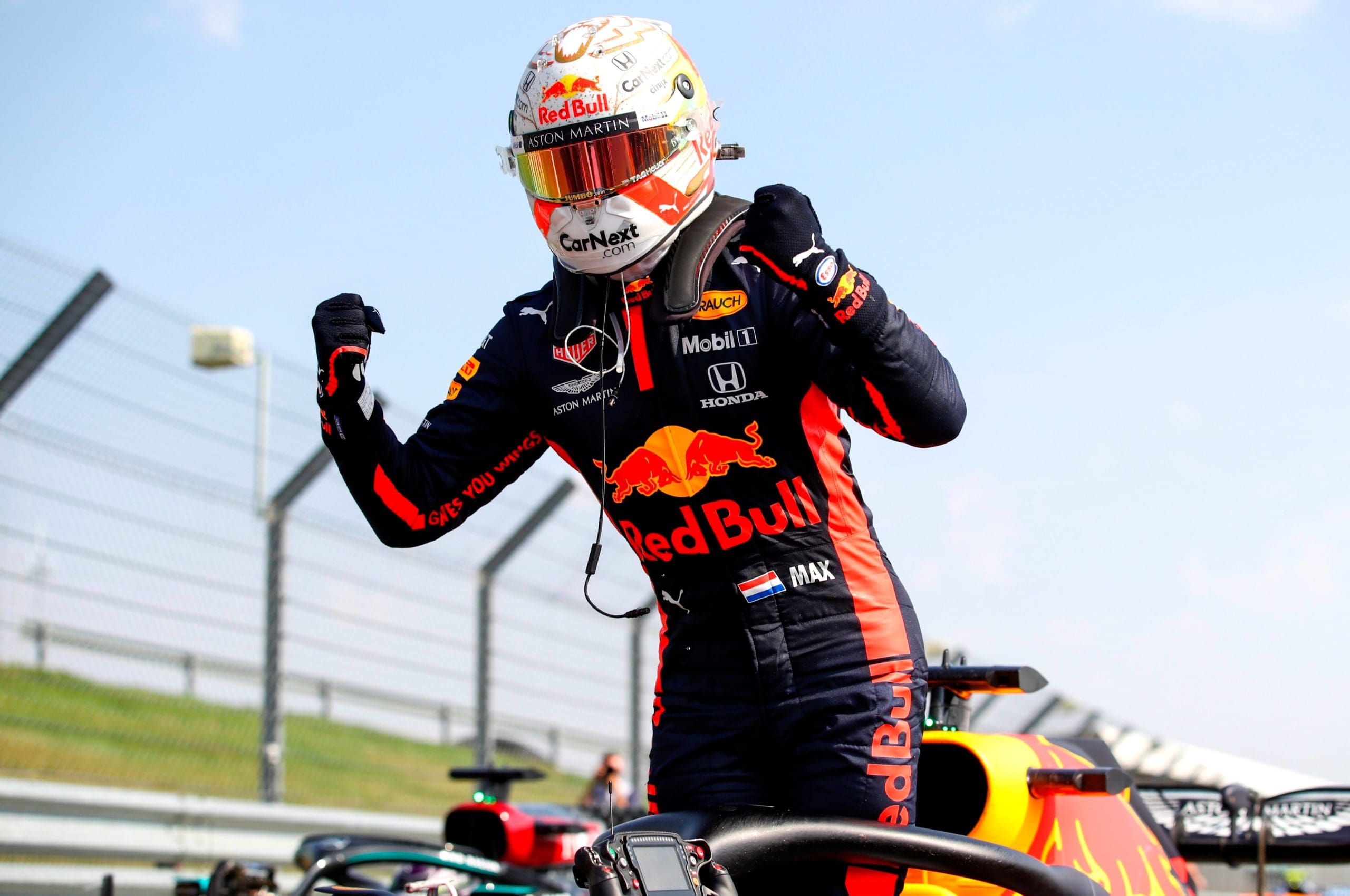 Max Verstappen celebra su victoria en el GP de Cánada