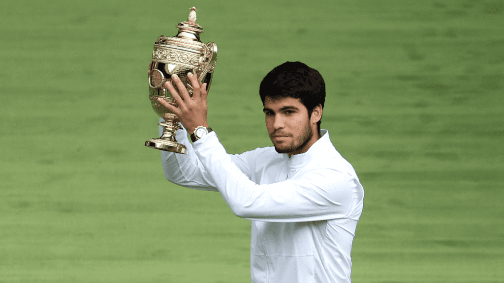 Carlos Alcaraz destrona a Djokovic como el nuevo campeón de Wimbledon 4 Carlos Alcaraz