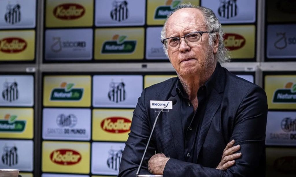 Paulo Roberto Falcao, coordinador de fútbol del Santos.