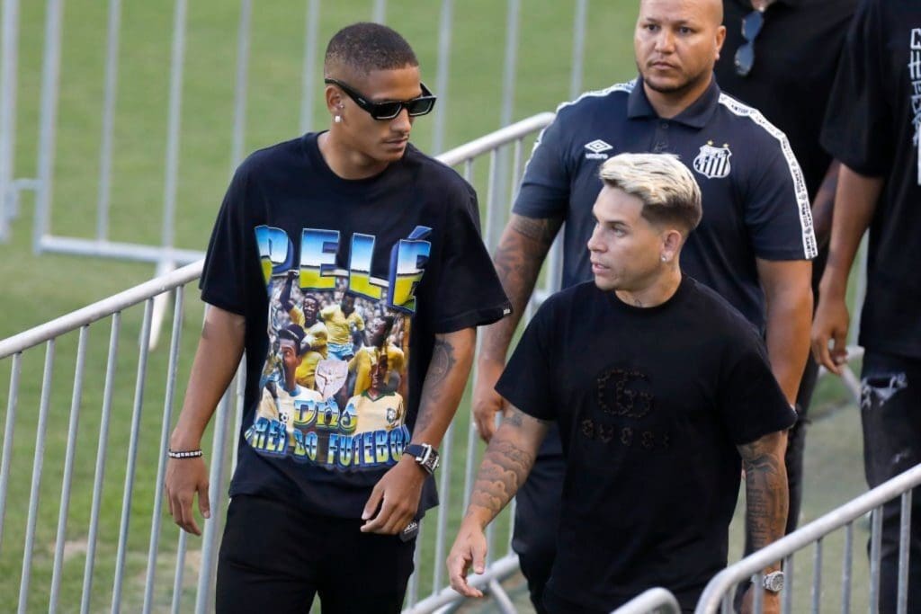 Yeferson Soteldo y Ángelo durante el funeral de Pelé.