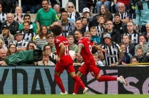 Darwin Núñez llevó al Liverpool a la victoria 2-1 sobre Newcastle.