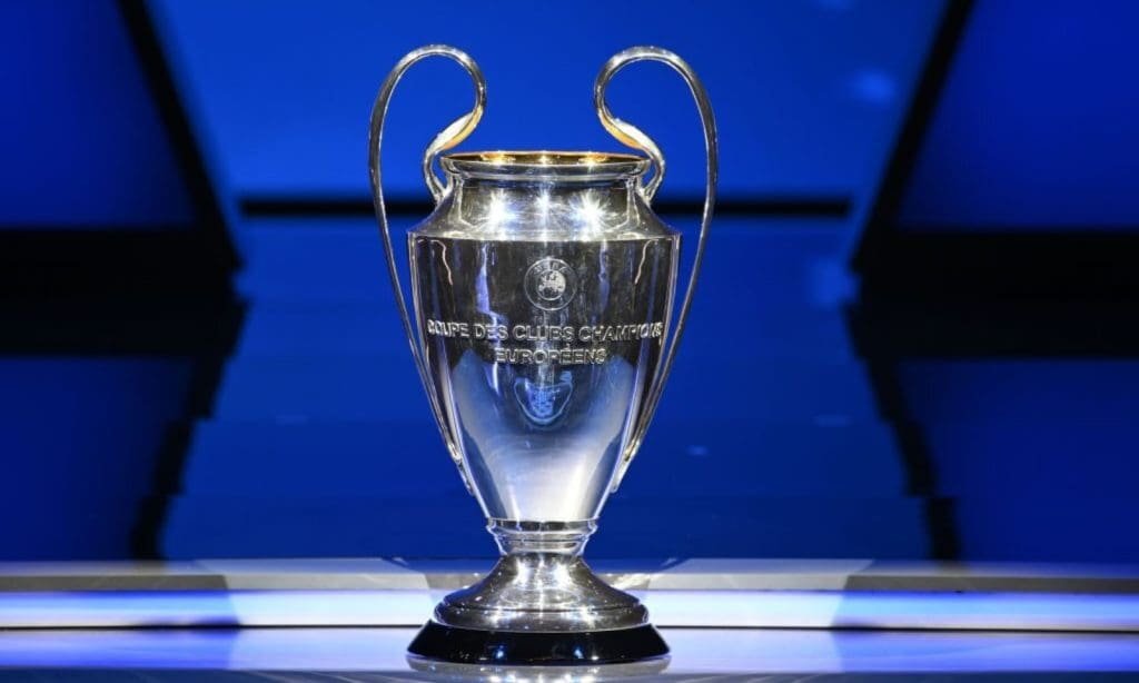 Champions League: ¿Cómo clasifican los equipos a octavos de final? 1 Trofeo de la Champions League.