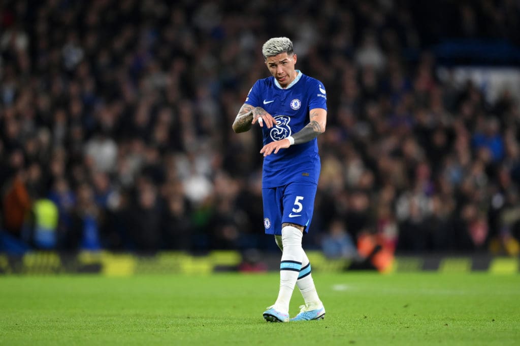 Enzo Fernández durante su debut en la Premier League.