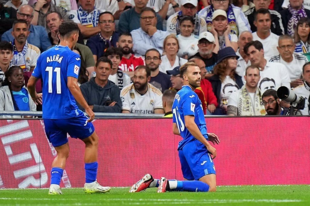 Borja Mayoral adelantó al Getafe en el renovado Santiago Bernabéu. 