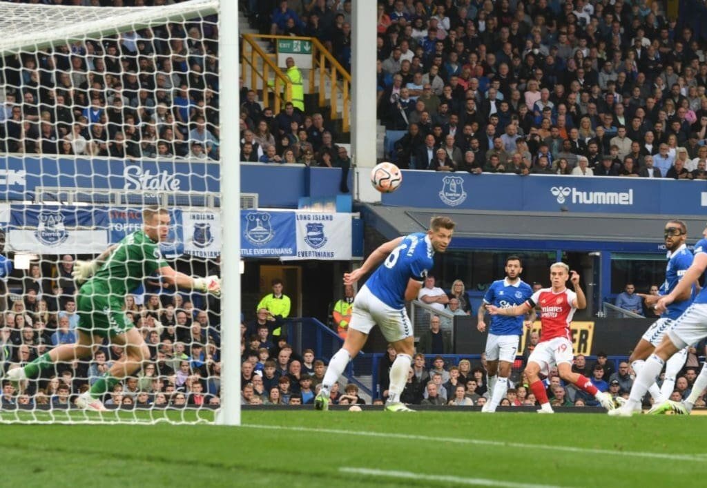 Leandro Trossard, autor del gol del triunfo de Arsenal sobre Everton.