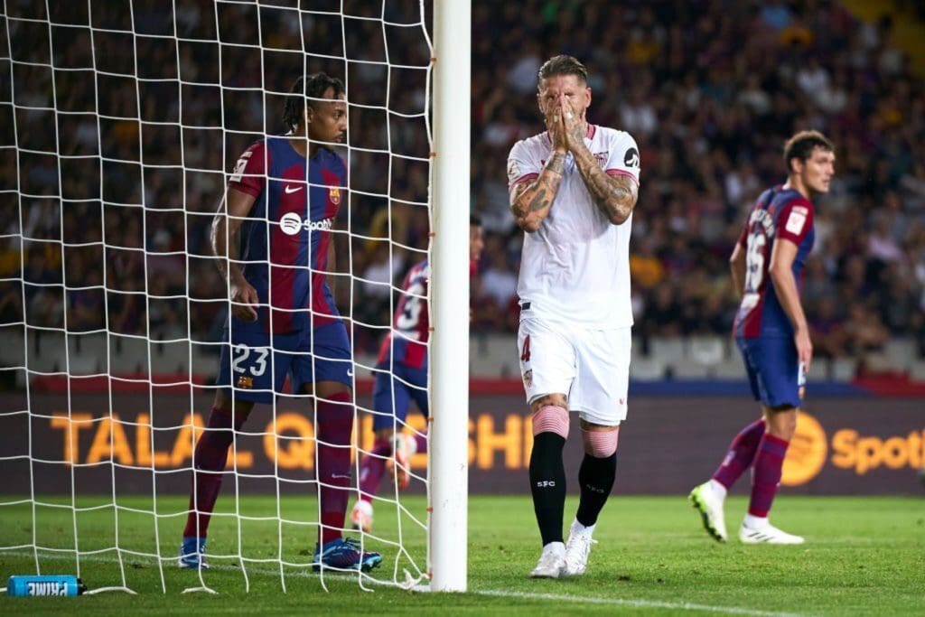 Sergio Ramos no tuvo un reencuentro feliz con Barcelona.