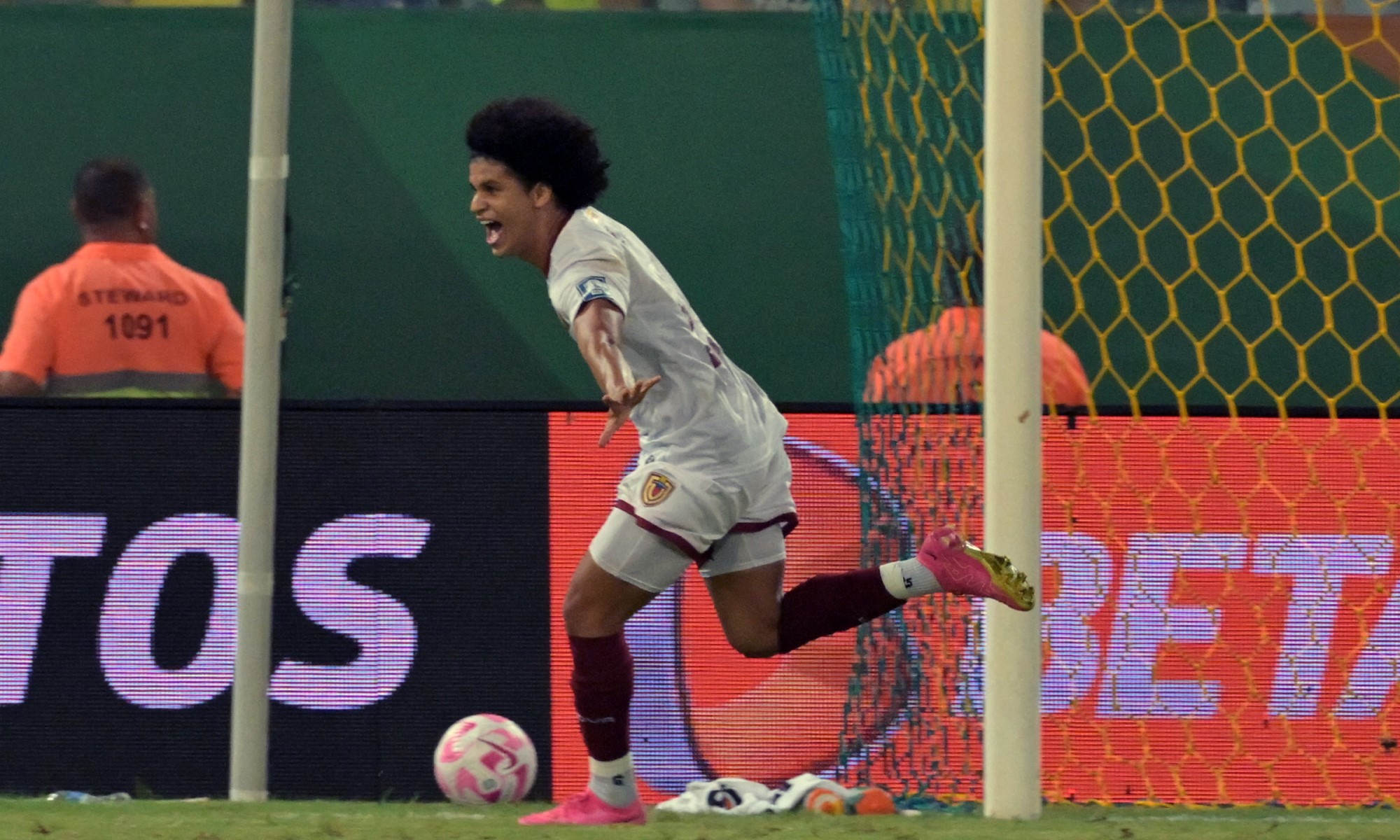 Eduard Bello, autor del gol de Venezuela ante Brasil.