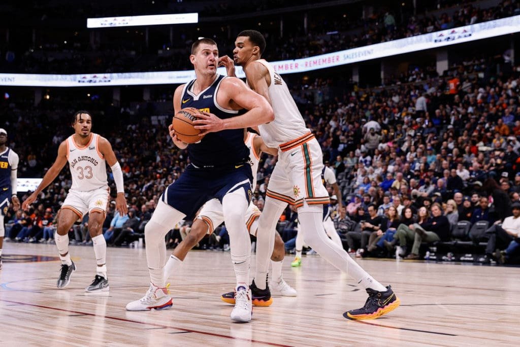 Los Nuggets extienden la mala racha de los Spurs 2 nikola jokic victor wembanyama 33