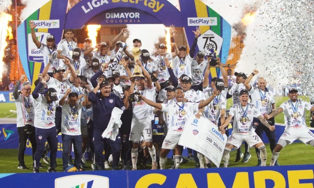 Luis “Cariaco” González es campeón de Colombia con Junior 2 Luis "Cariaco" González es campeón de Colombia con Junior.