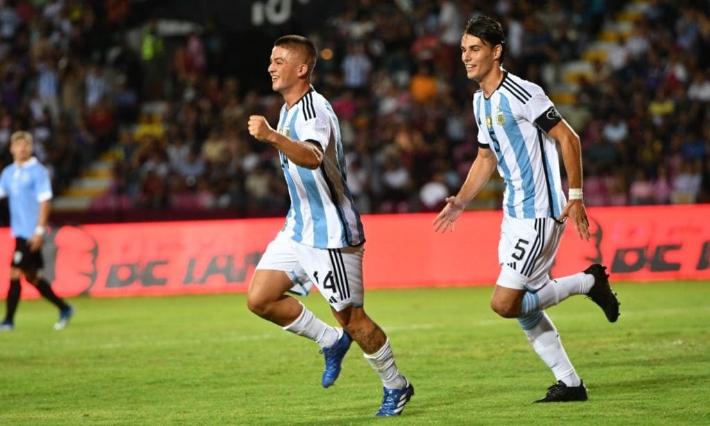 Argentina igualó a tres con Uruguay en el último duelo del grupo B del Preolímpico.