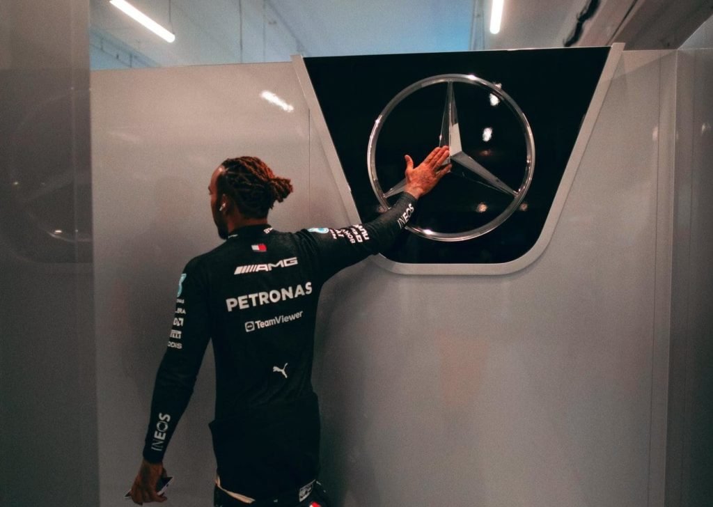 Lewis Hamilton realiza el movimiento de mayor envergadura en el mercado de pilotos de la Fórmula 1 en los últimos años