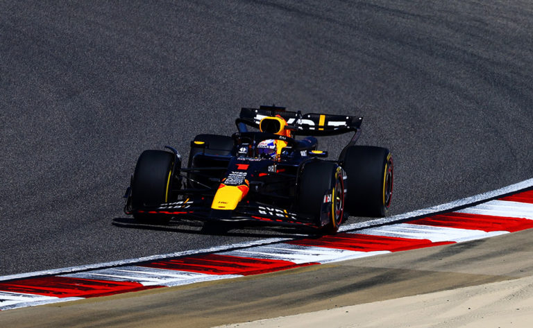 Verstappen manda en el primer día de test de pretemporada dejando claro lo que puede ser 2024