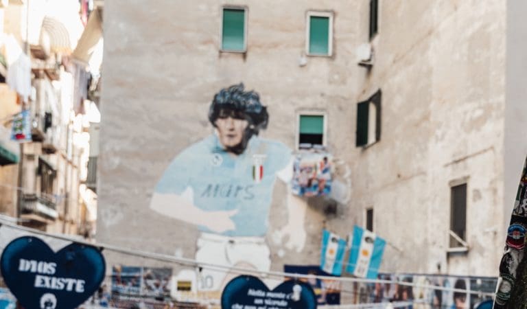 Un duelo de crisis: Napoli vs Barcelona