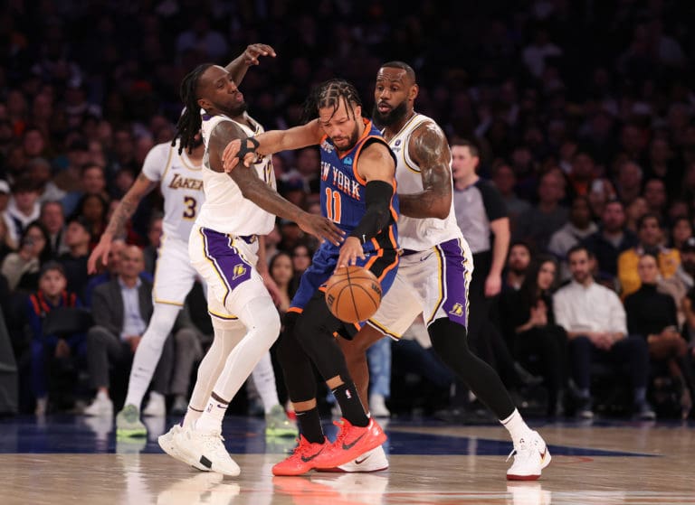 Lakers acabaron con la racha de victorias de Knicks