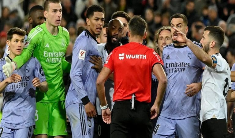 Real Madrid rescata polémico empate en Mestalla