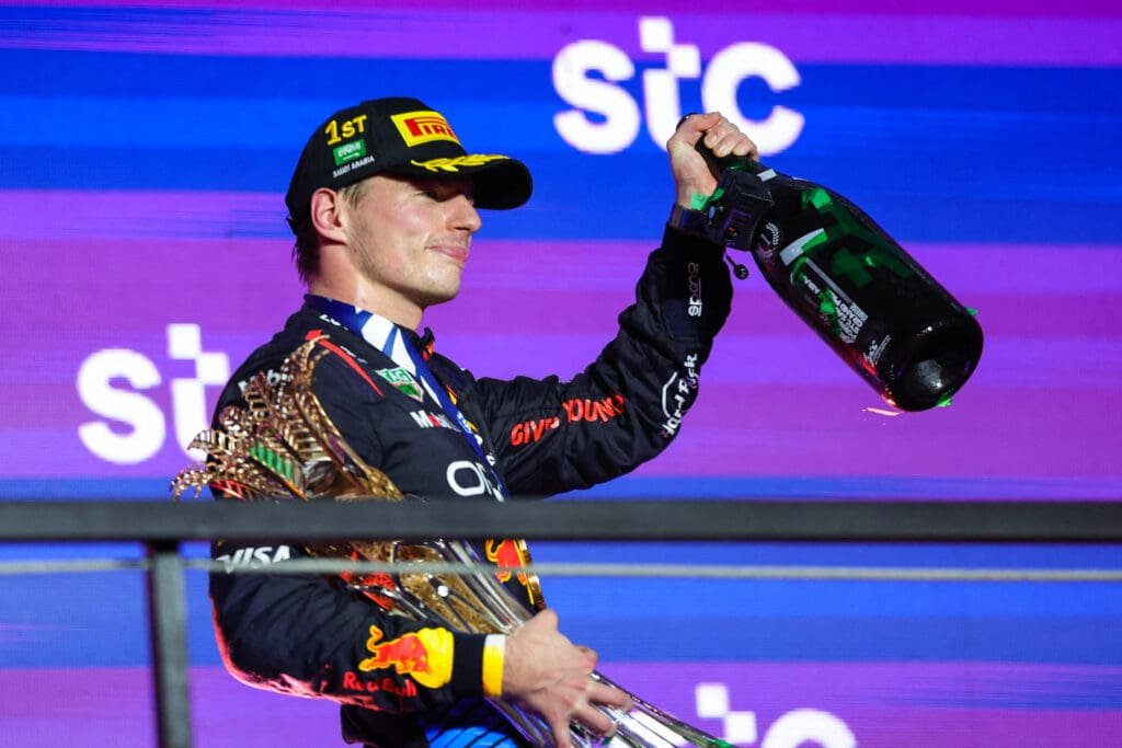 Max Verstappen triunfa en Arabia Saudita y conquista su podio 100 en la ...