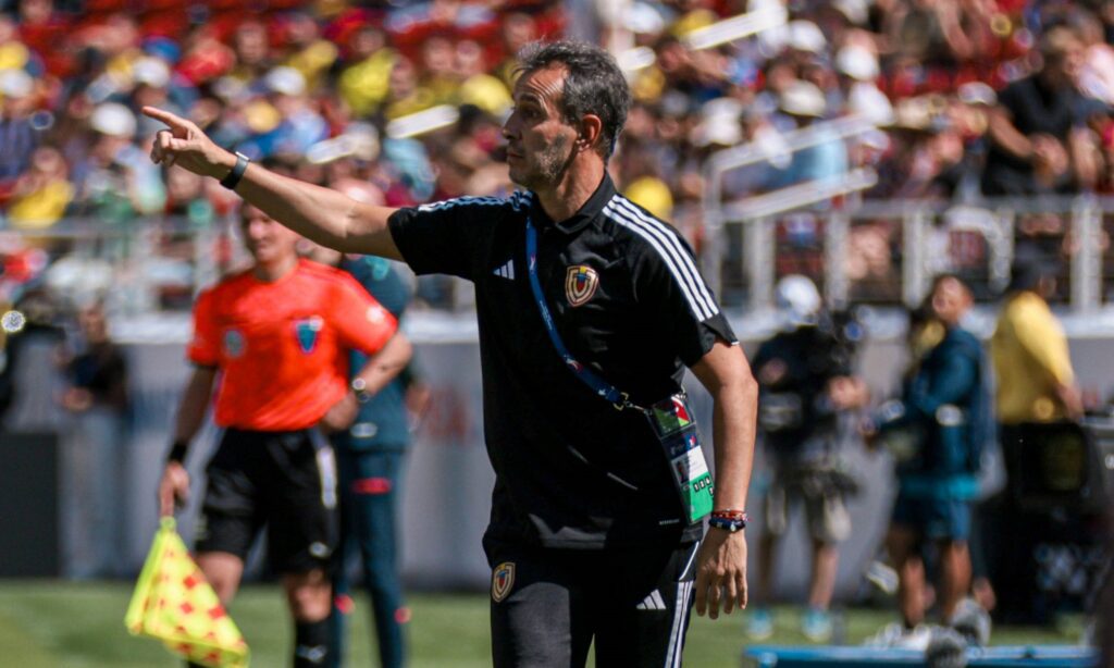 Fernando "Bocha" Batista, seleccionador de Venezuela. Foto: FVF.