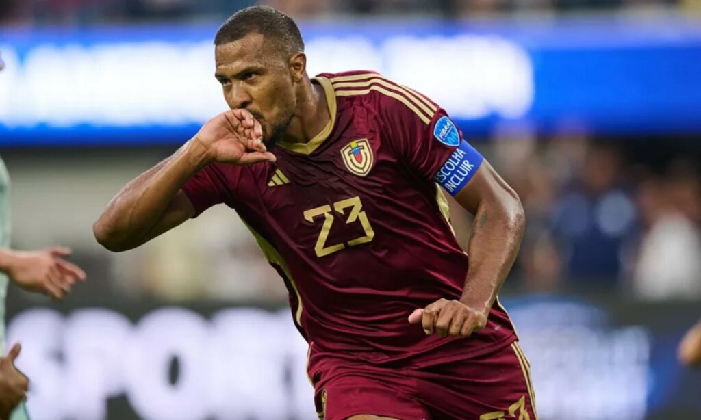 Salomón Rondón, nominado al 11 ideal de la FIFA 2024. 