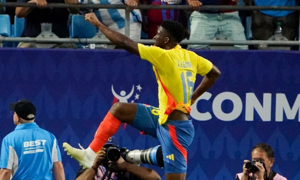 Lerma anotó el gol del triunfo de Colombia sobre Uruguay.