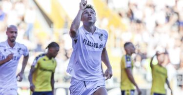 Jesús Ramírez se estrenó como goleador con Vitória.