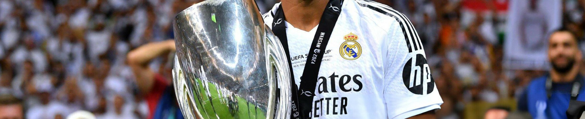 Kylian Mbappé logró su primer trofeo con Real Madrid: la Supercopa de Europa.