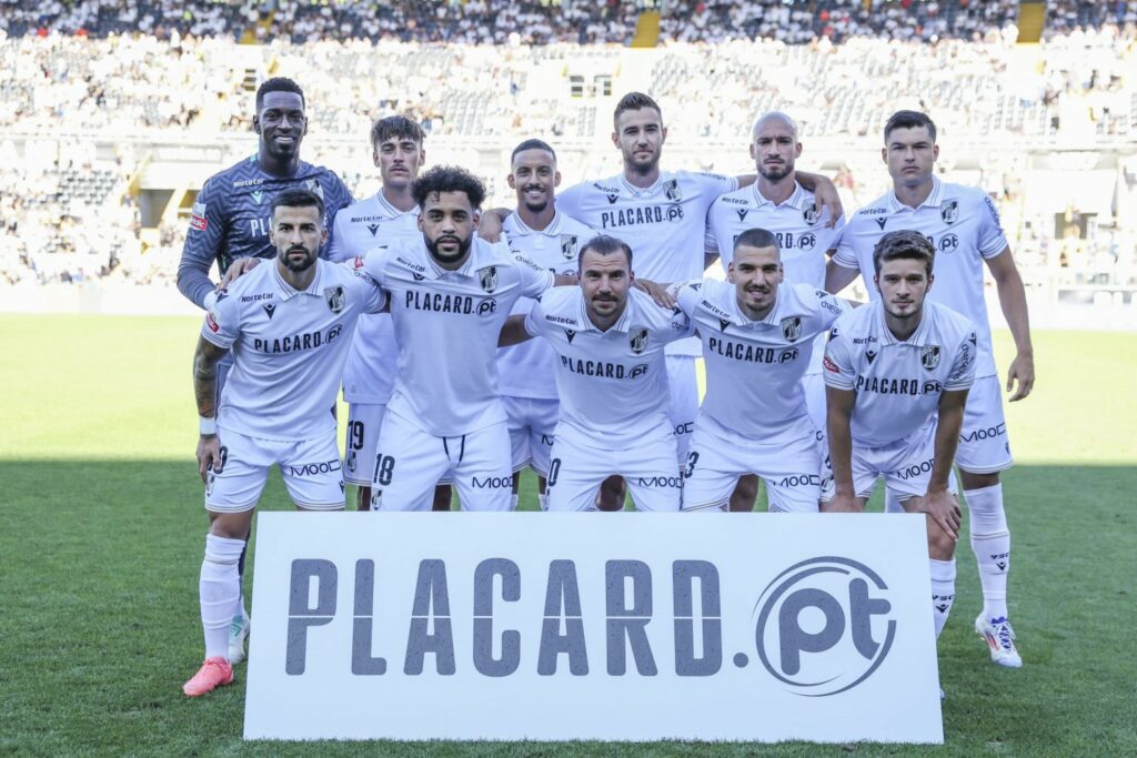 El XI inicial de Vitória ante Estoril Praia.