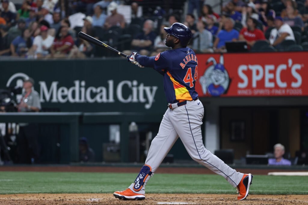 MLB: Yordan Álvarez logra récord tras pegar tres jonrones ante Phillies 7 Yordan Álvarez