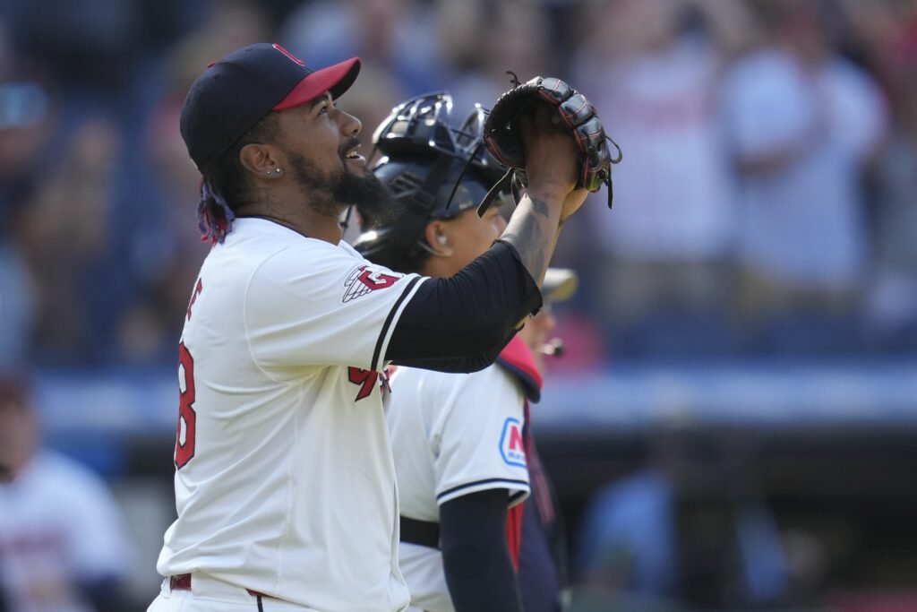 MLB: Emmanuel Clase se encamina a una temporada histórica 3 Emmanuel Clase