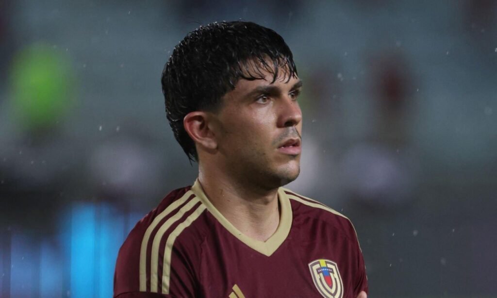 Aramburu: “Seguimos fuertes, porque nuestro objetivo es claro” 9 Jon Aramburu.