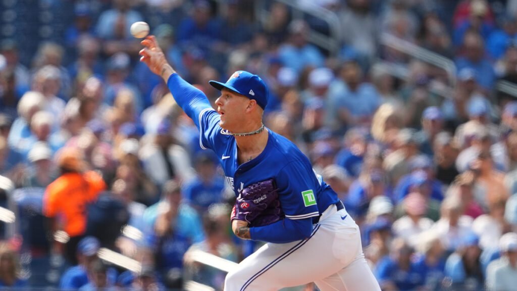 Bowden Francis vuelve a quedarse a un inning de la historia 8 Bowden Francis