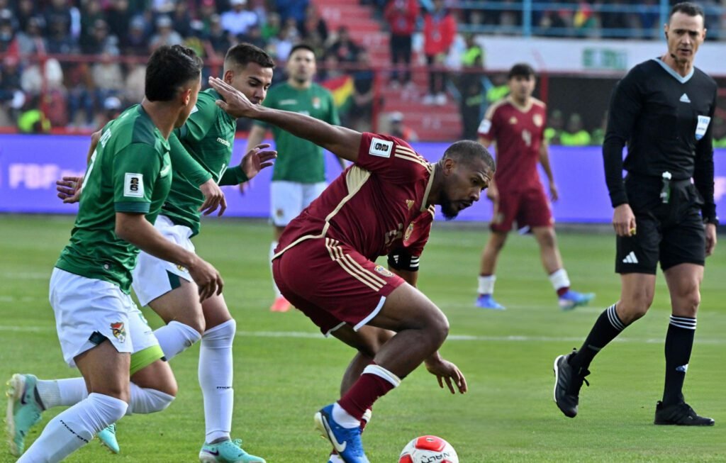 Venezuela vs Uruguay: Alineaciones y dónde ver por TV el duelo de Eliminatorias 3 Salomón Rondón, goleador histórico de Venezuela.