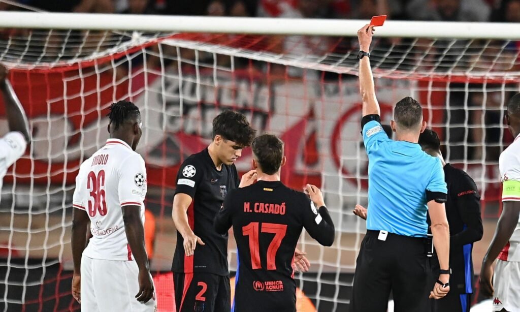 Barcelona revive pesadillas: cayó 2-1 con Mónaco en Champions 1 Barcelona se quedó con 10 desde el minuto 10 por roja a Eric García.
