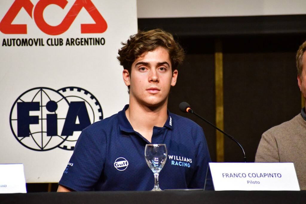 Conferencia de prensa Colapinto ACA octubre 2023 BugWarp 13