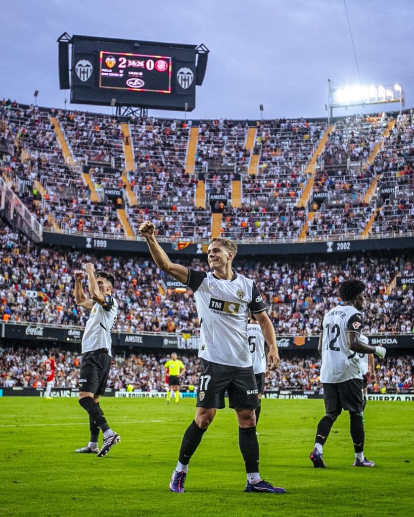 El Valencia vuela como murciélago sin eco localizador 21 GYBew VWoAAzCyV