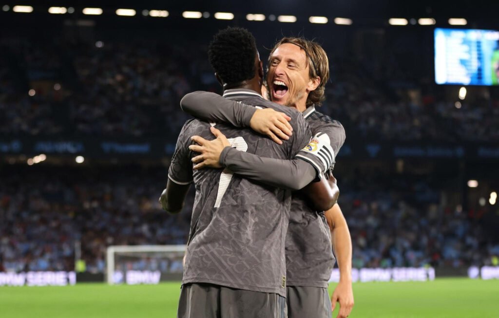 Luka Modric y Vinicius en la victoria del Madrid 2-1 sobre Celta.