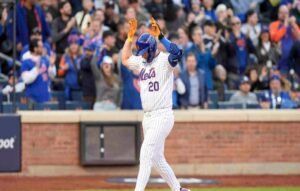 A fuerza de batazos, Mets regresan la NLCS a Los Ángeles