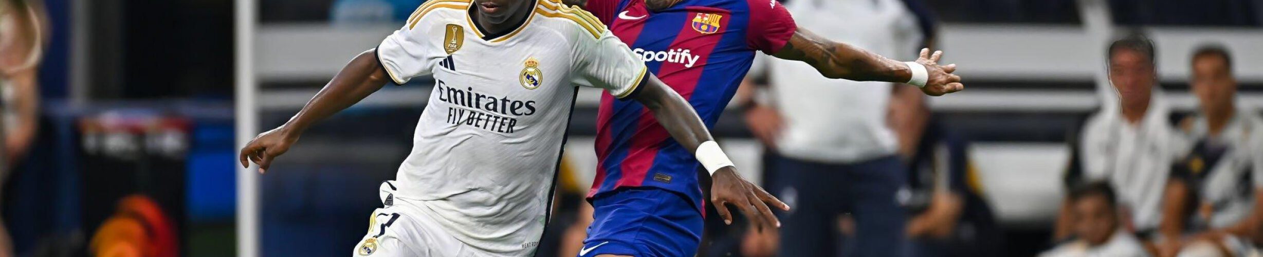 Duelazo de brasileños en El Clásico: Vinicius (Real Madrid) vs Raphinha (Barcelona).