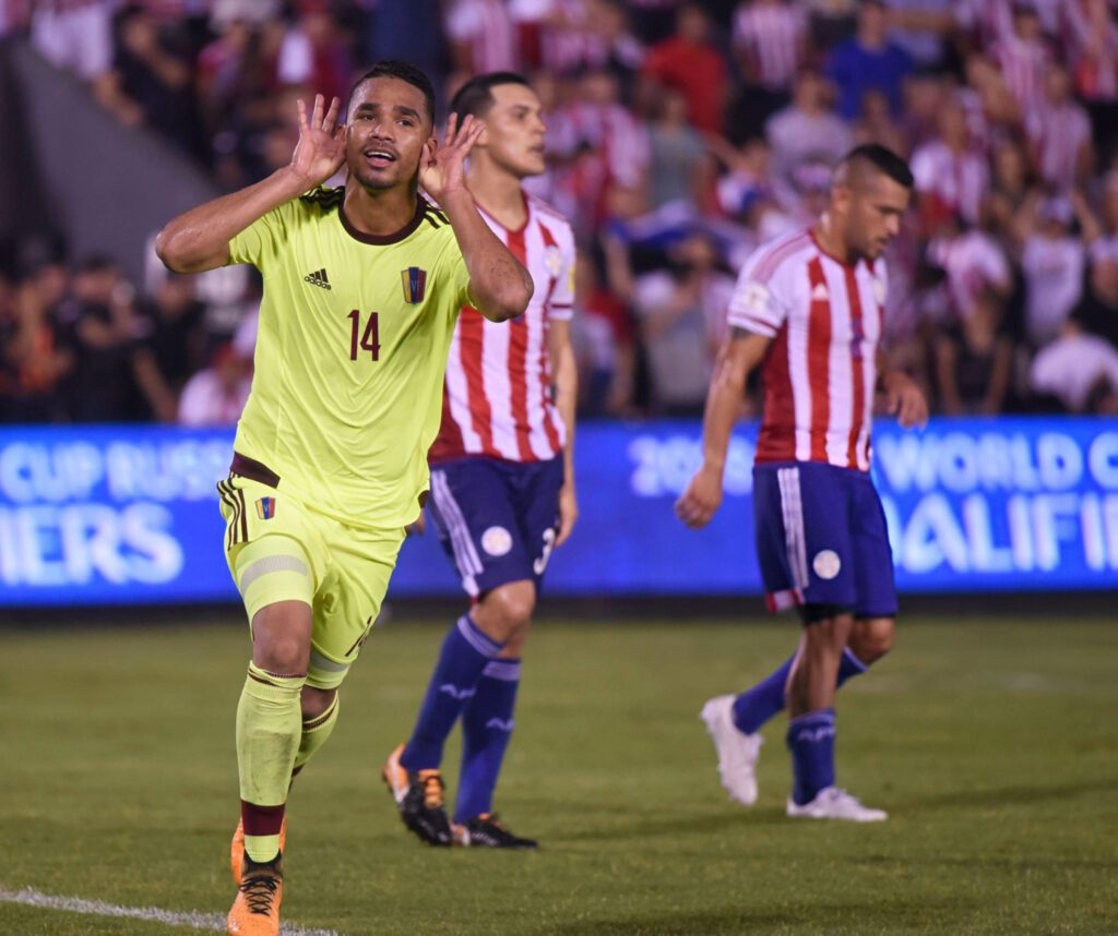 Yangel Herrera celebrando su gol contra Paraguay en Asunción.