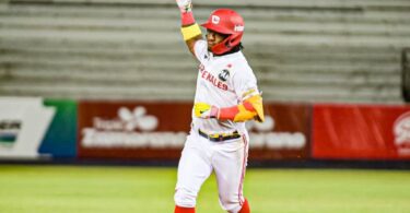 Luisangel Acuña con Cardenales de Lara