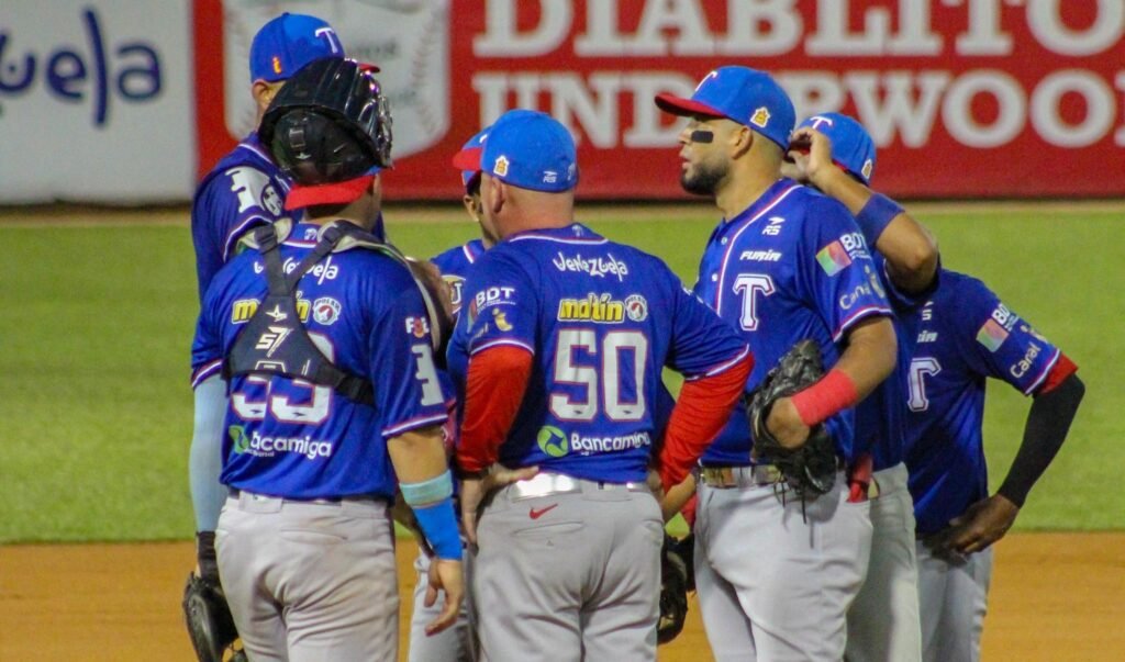Tiburones de La Guaira luce como el peor equipo en lo que va de noviembre 8 Tiburones de La Guaira
