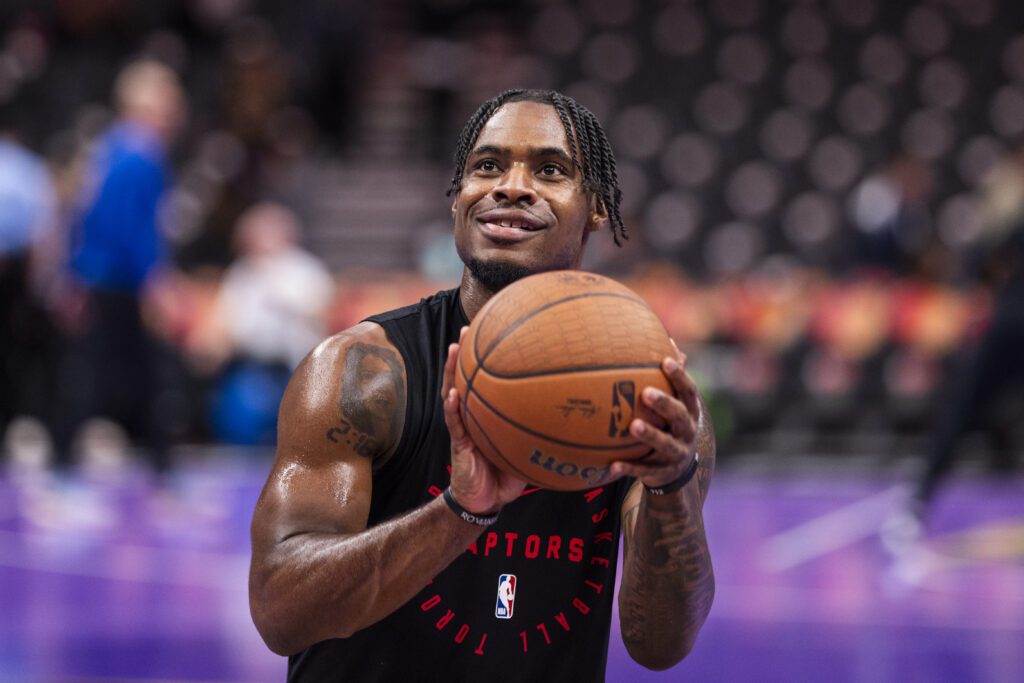 Davion Mitchell antes del juego entre Raptors y Pistons por la NBA Cup.