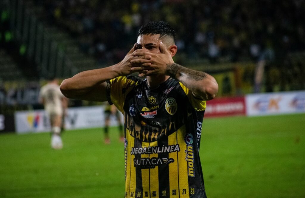 Gleiker Mendoza marcó el tanto del Deportivo Táchira en la ida. Foto: Liga Futve.