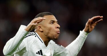 Kylian Mbappé en la goleada 4-2 de Real Madrid ante Sevilla.