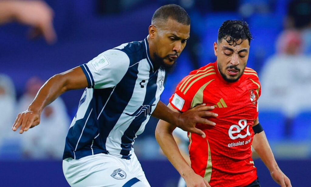 Salomón Rondón va contra Real Madrid en la final de la Intercontinental.