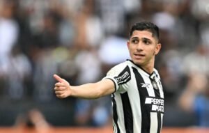 Jefferson Savarino, campeón de Libertadores y Brasileirao con Botafogo.