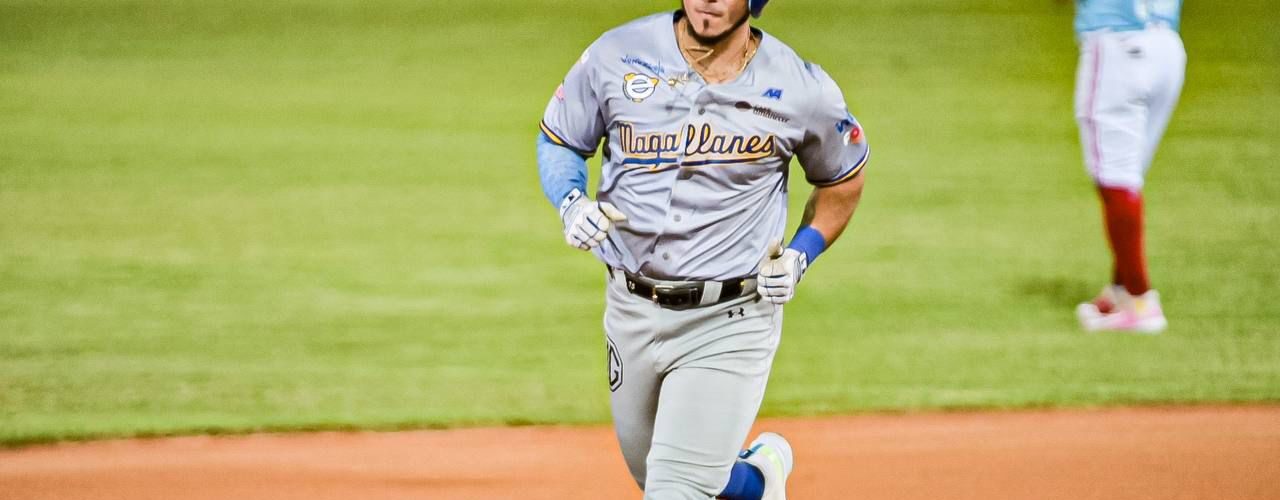 Alberth Martínez Navegantes del Magallanes