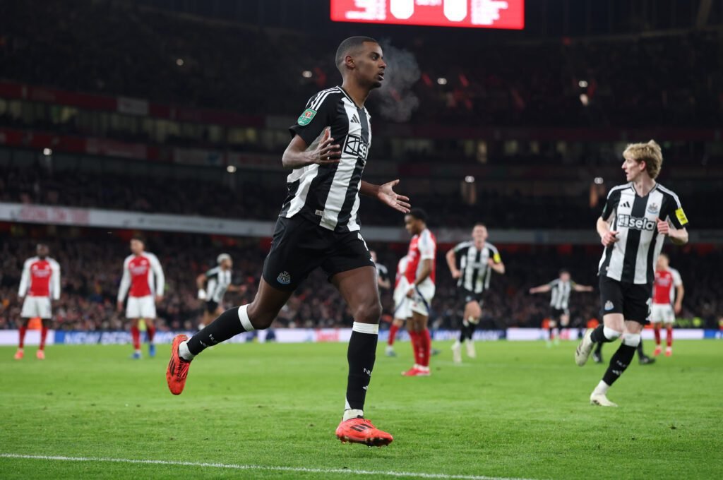 Alexander Isak sorprende al Arsenal y pone al Newcastle con un pie en la final de la Carabao Cup 5 Isak