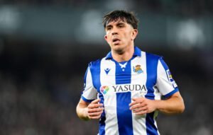 Jon Aramburu en su duelo más reciente por La Liga.