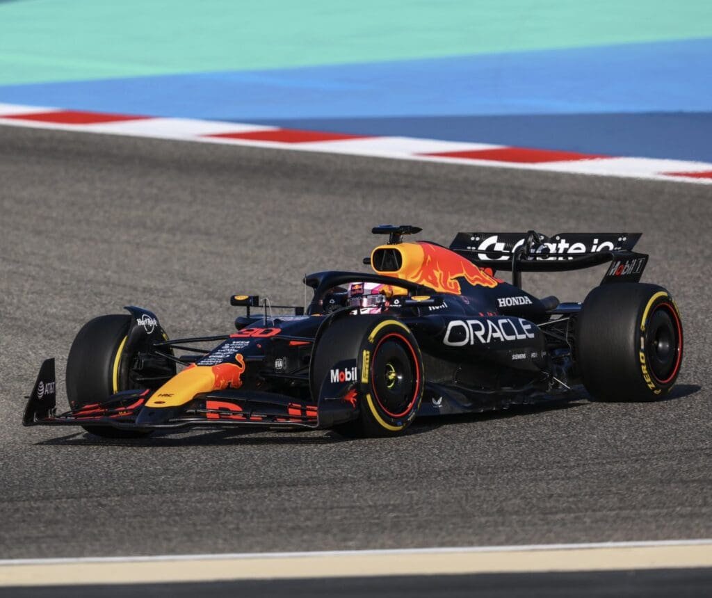 Red Bull, el menos innovador de los grandes esta temporada en su diseño 27 GktbkotW4AAyd1n e1740684077512